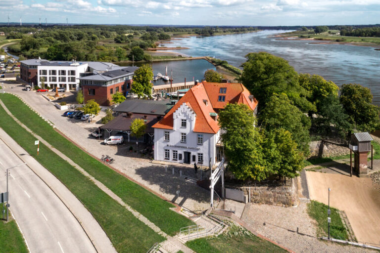 Zollenspieker Bildergalerie Luftaufnahme Traditionshaus 01 1200x800 1024x683