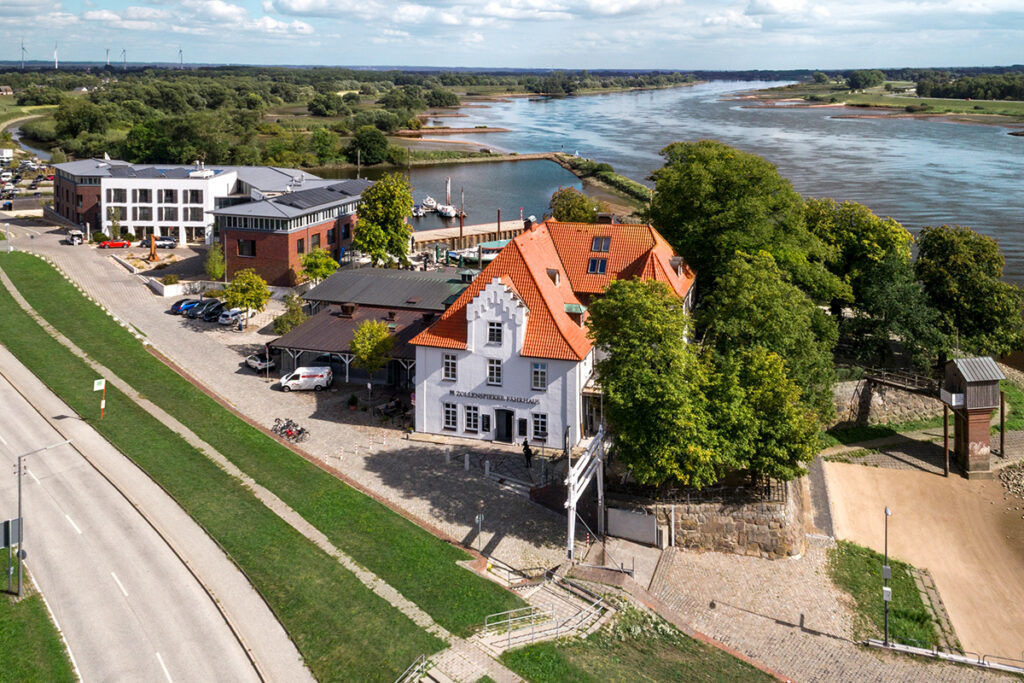 Zollenspieker Bildergalerie Luftaufnahme Traditionshaus 01 1200x800 1024x683