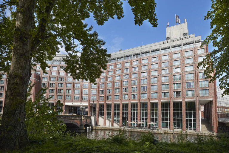 SHR Hamburg exterior 1